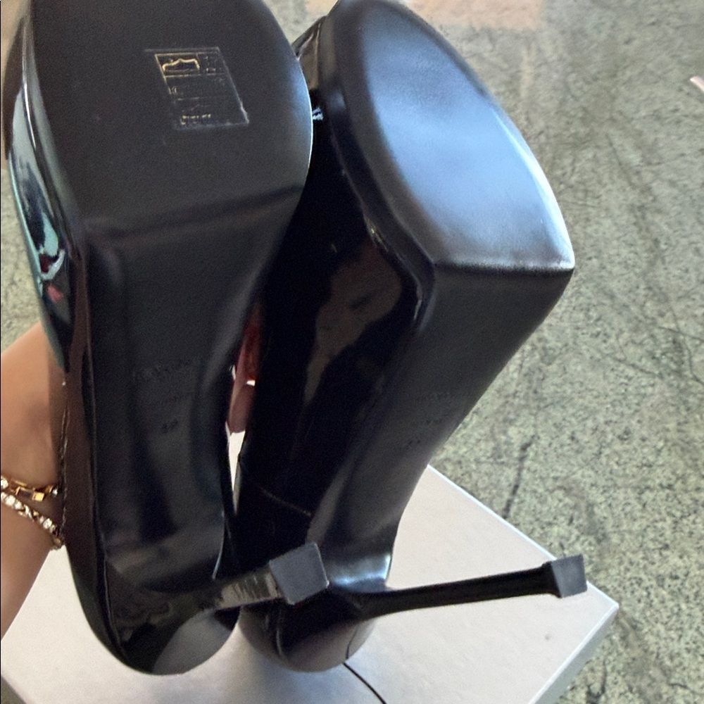 Yves Saint Laurent Glossy Black Platform Heels - Picture 7 of 8
